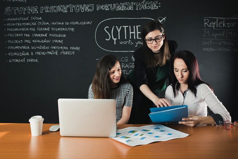 Top 7 Benefits of Enrolling in Commerce Courses After 10th