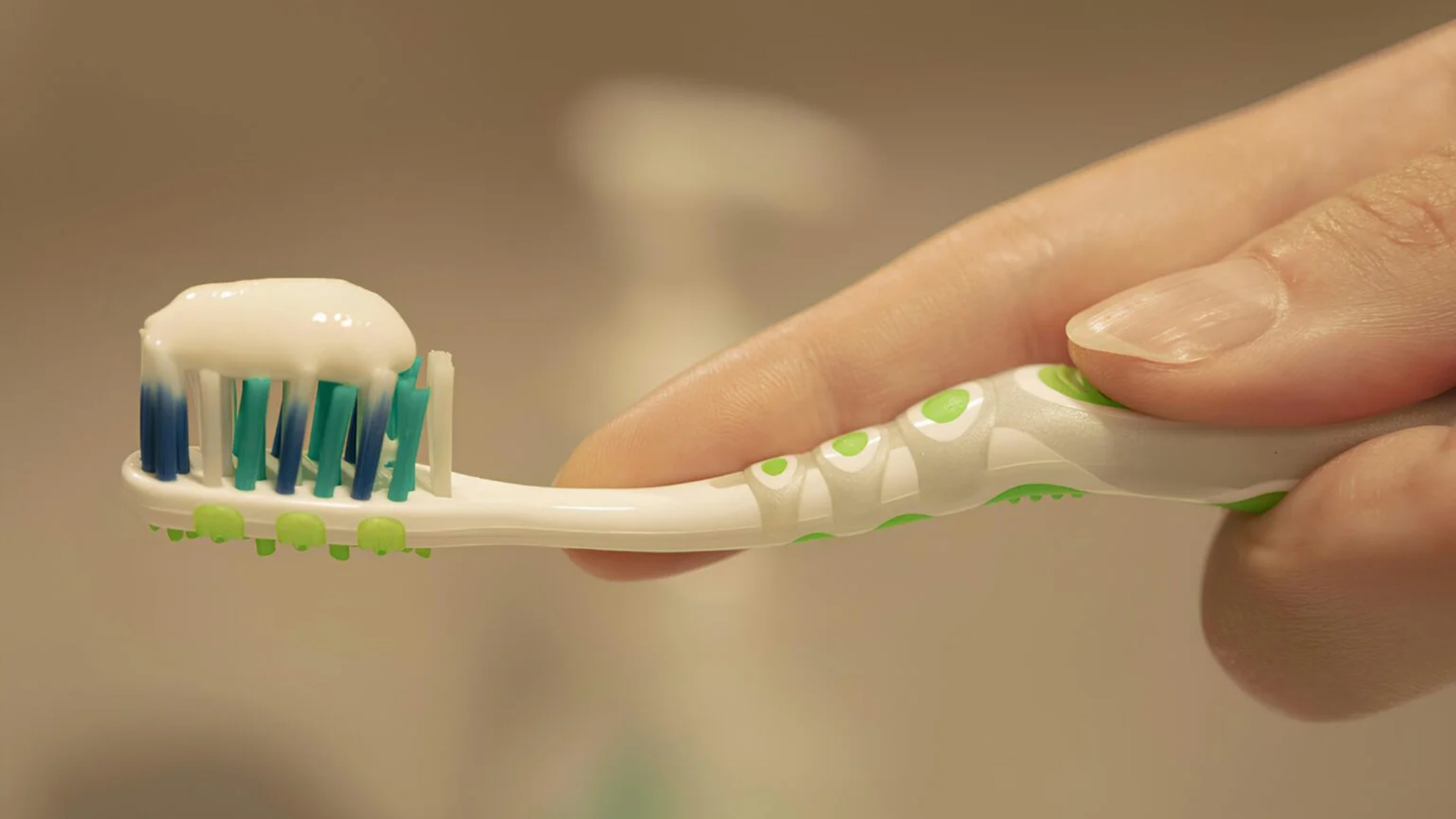 Which is the Best Toothpaste in India? Our Top 10 Picks for Healthy Teeth and Fresh Breath