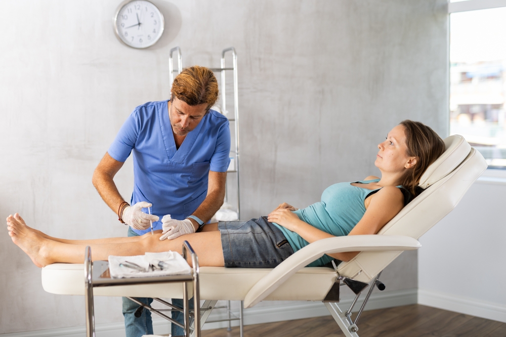 Read This If You Are Seeking Non-Invasive Knee Arthritis Treatment in Manchester