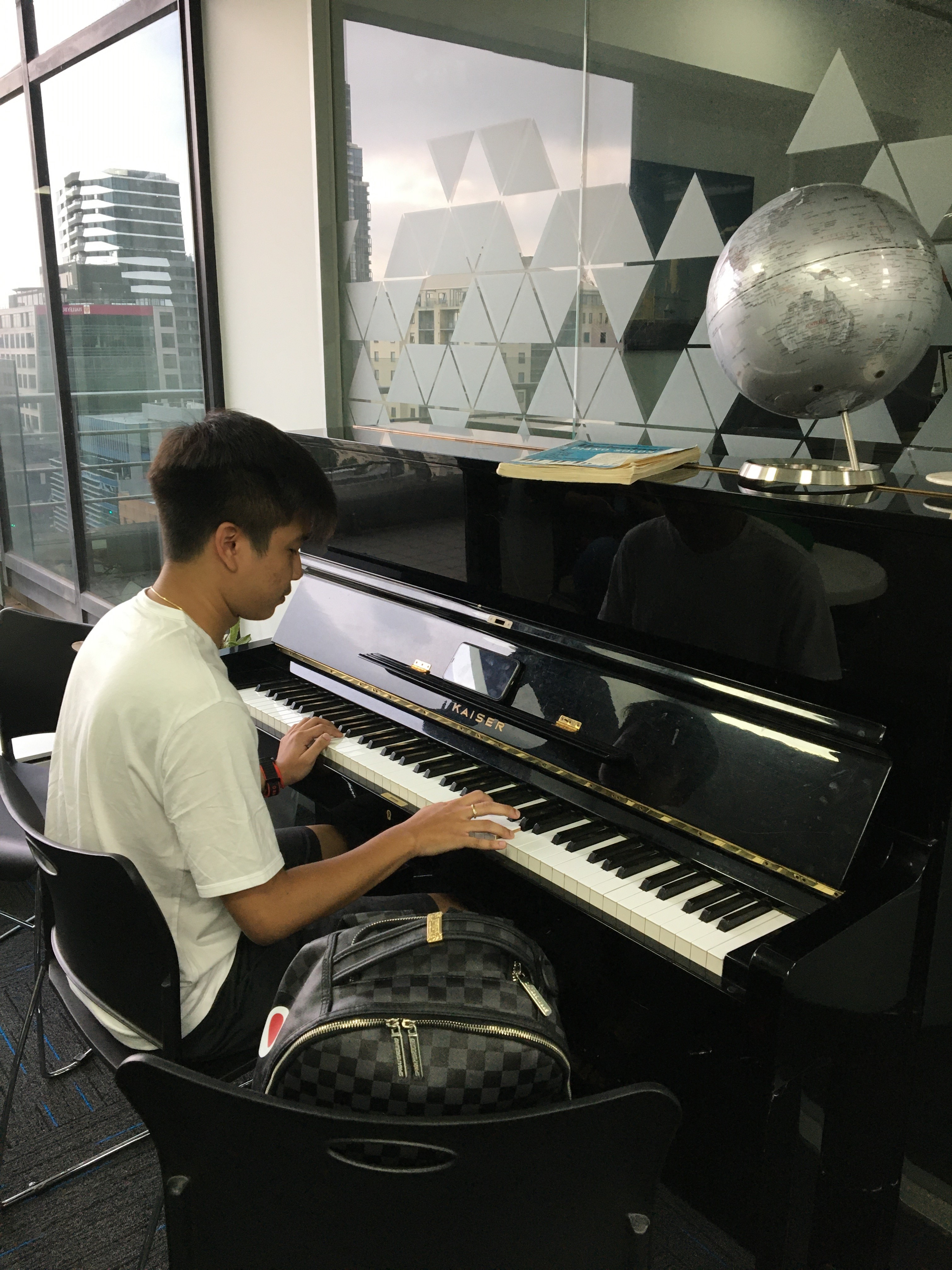 A Relaxing Break of High School students at Ozford Melbourne