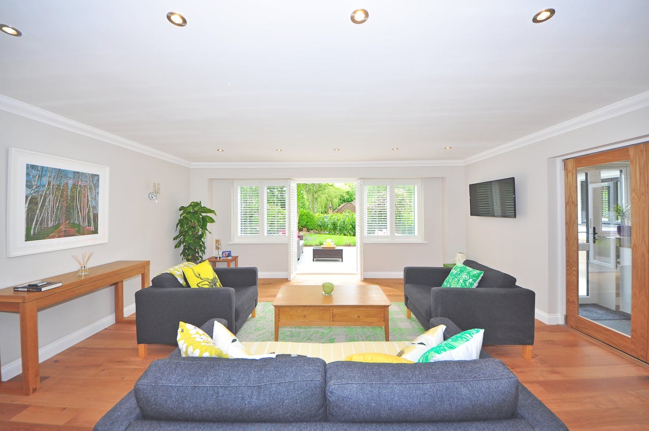From Dull to Dazzling: Virtual Staging Real Estate Successes
