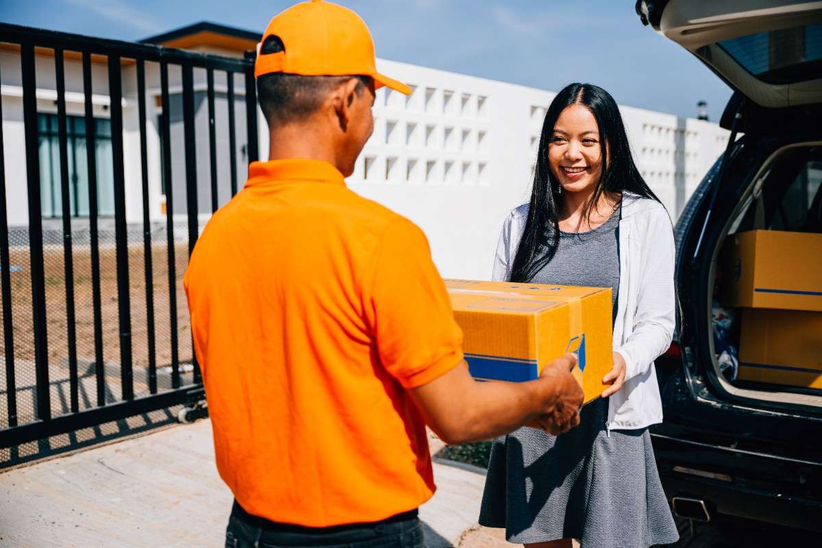 How Same-Day Delivery Enhances Customer Satisfaction