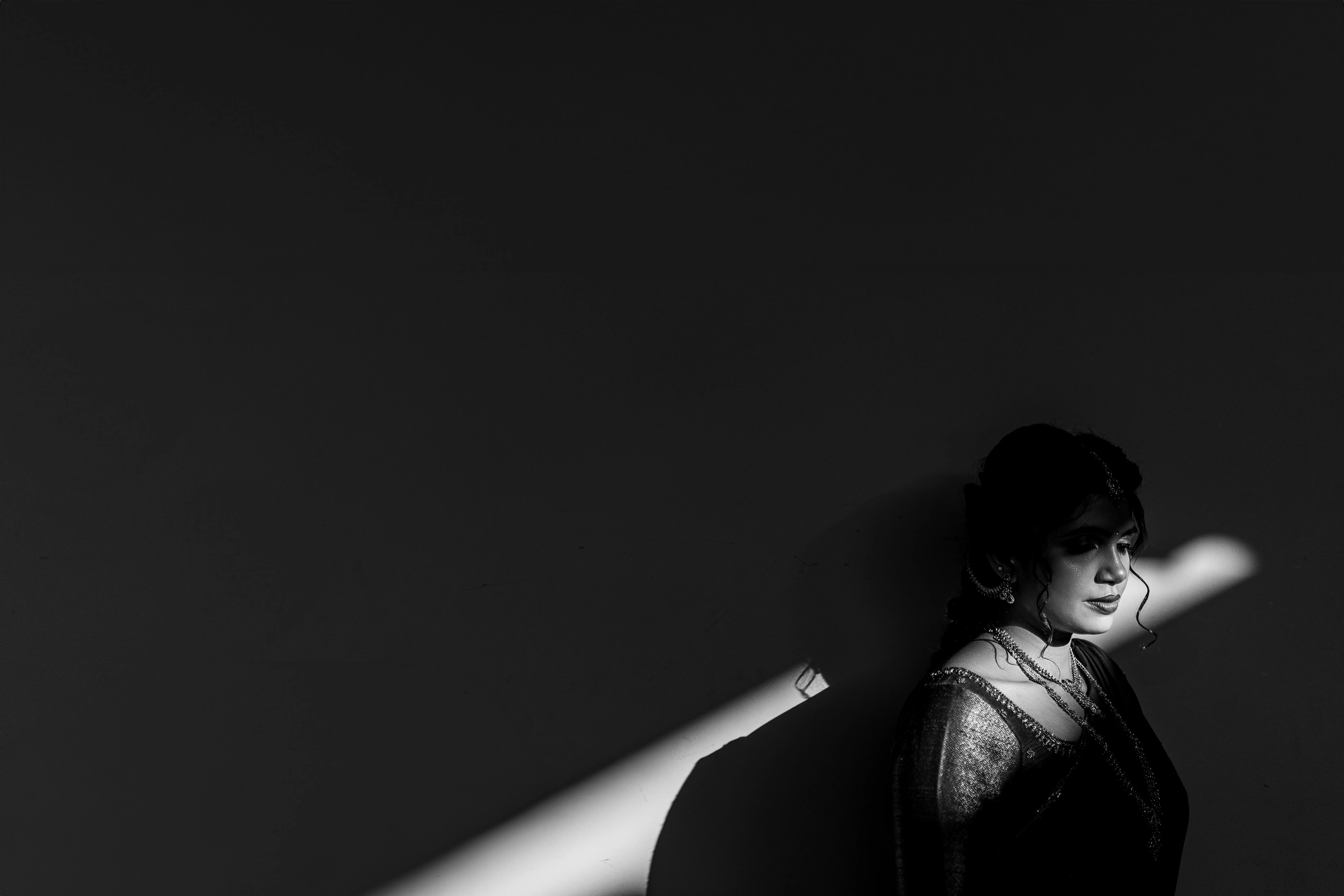 Capturing the Perfect Bride: Bridal Photography Poses by DStudios
