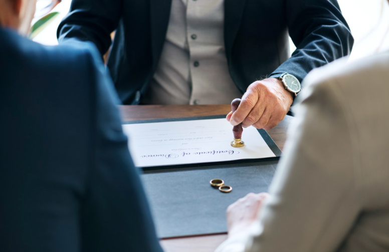 Achieve a Smooth Separation with Professional Family Law Services