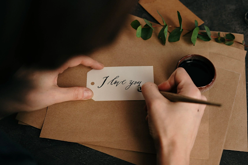 8 Most Romantic Fonts You Can Use for Valentine’s Day Cards