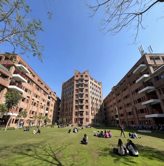 Sharda University: A Leading Destination for MBA Aspirants in India