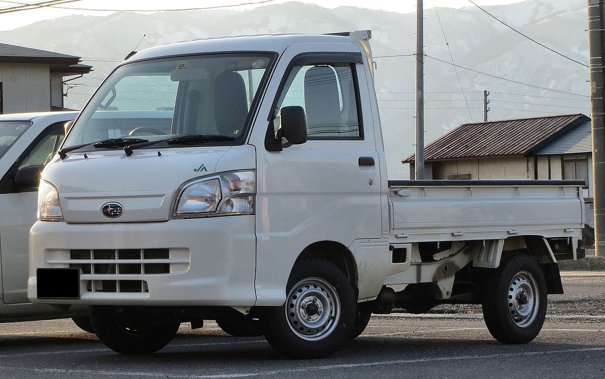 5 Reasons the Subaru Sambar is Perfect for Urban Driving
