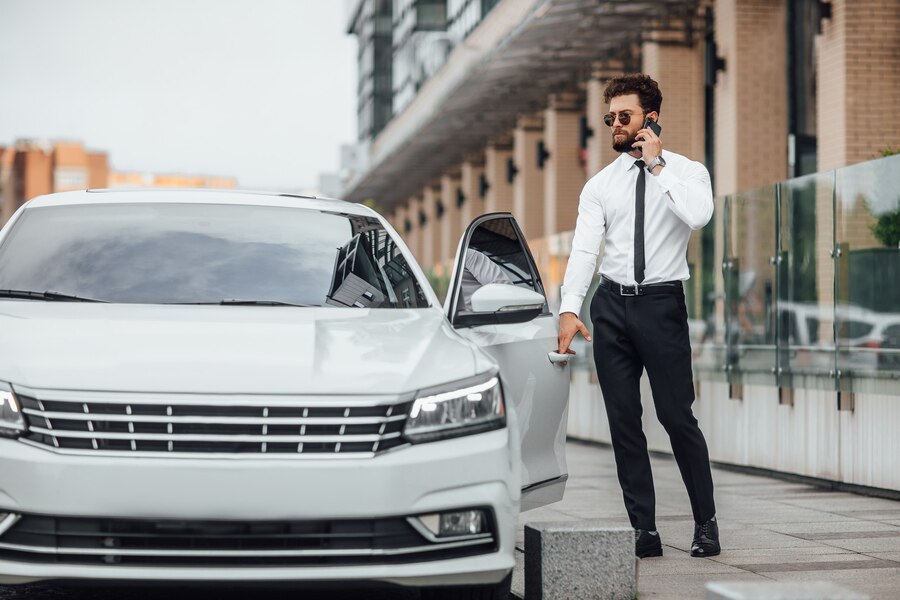 The Advantage of Hiring a Customized Tour Chauffeur Service