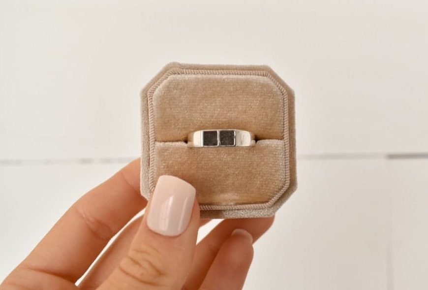 Find meaningful men cremation jewelry online