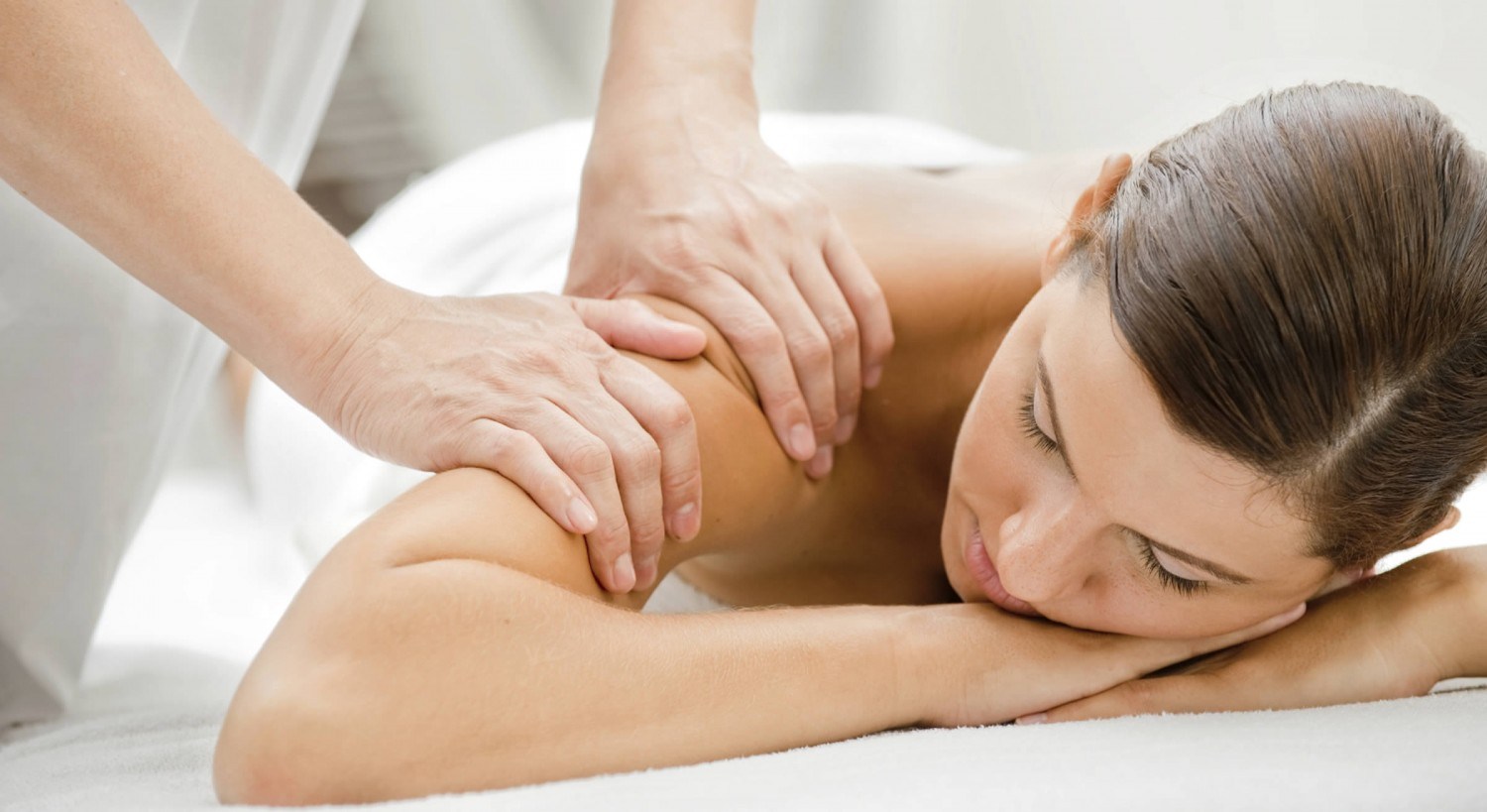 Your Roadmap to Massage Therapist Qualifications in Illinois