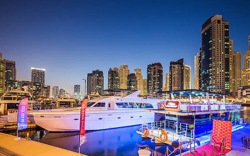 Top Reasons to Book a Dubai Yacht Dinner Cruise