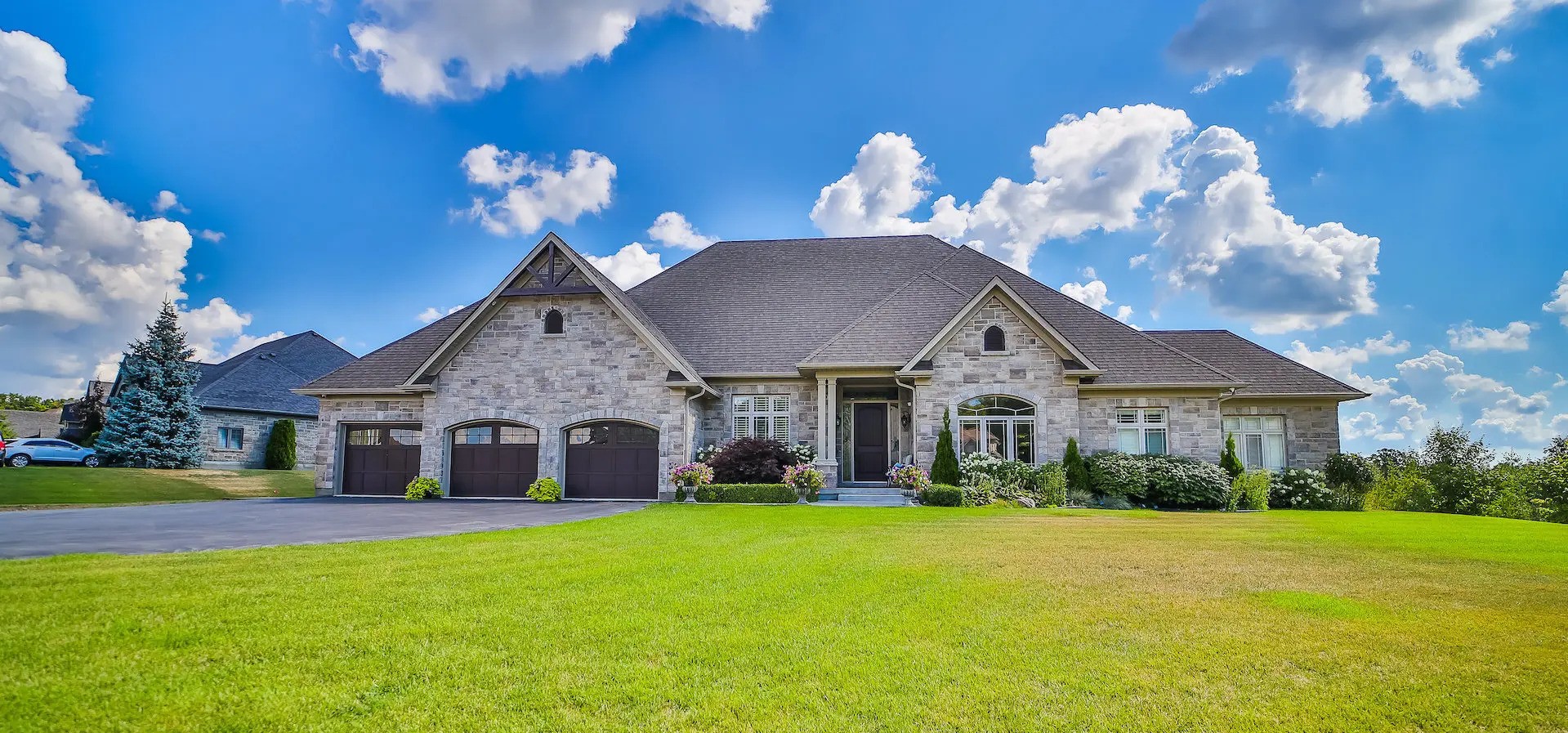 Understanding the Canadian Bungalow Market A Buyer’s Guide