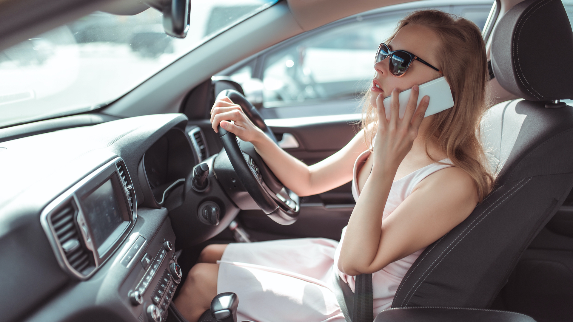 Clear Your Road Ahead with Motoring Defence: Unbeatable Motoring Offence Solicitors!