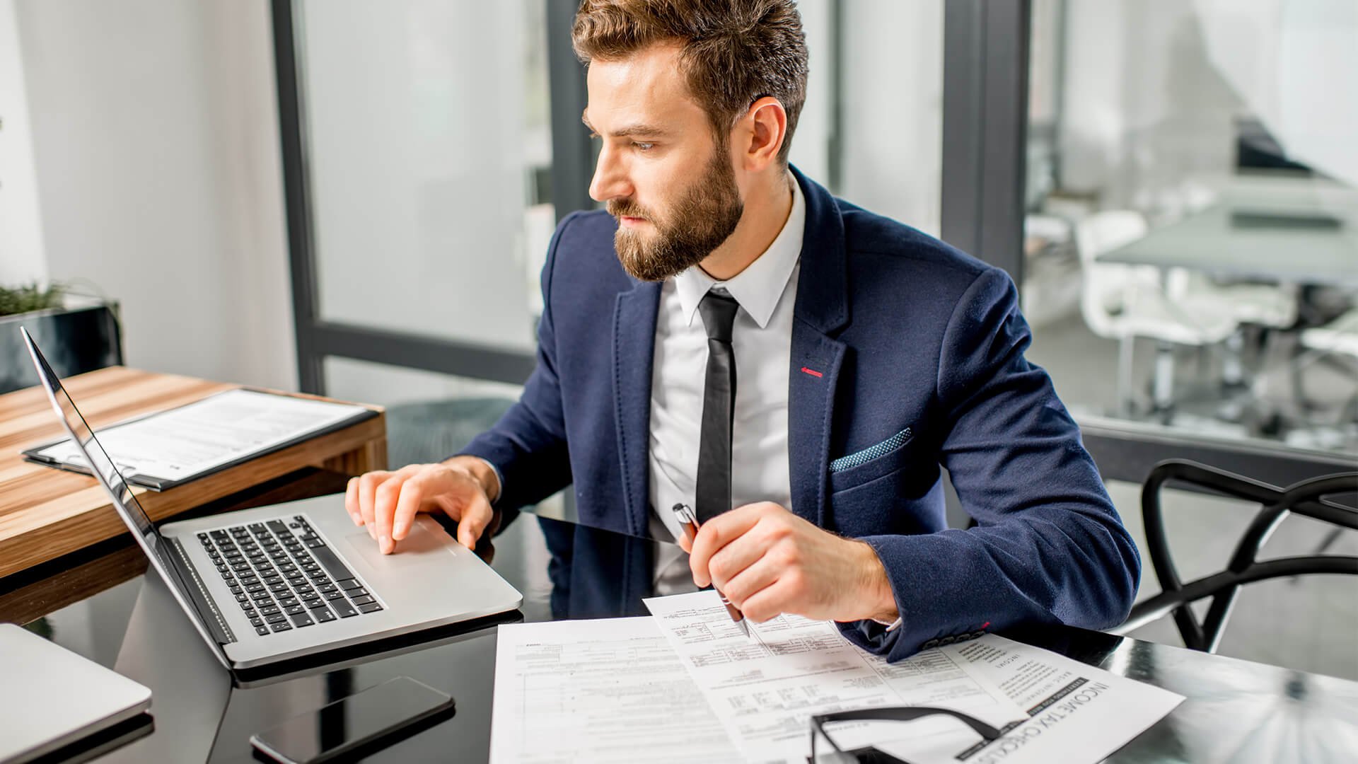 Top Benefits of Hiring Local Accountants Services in Coventry