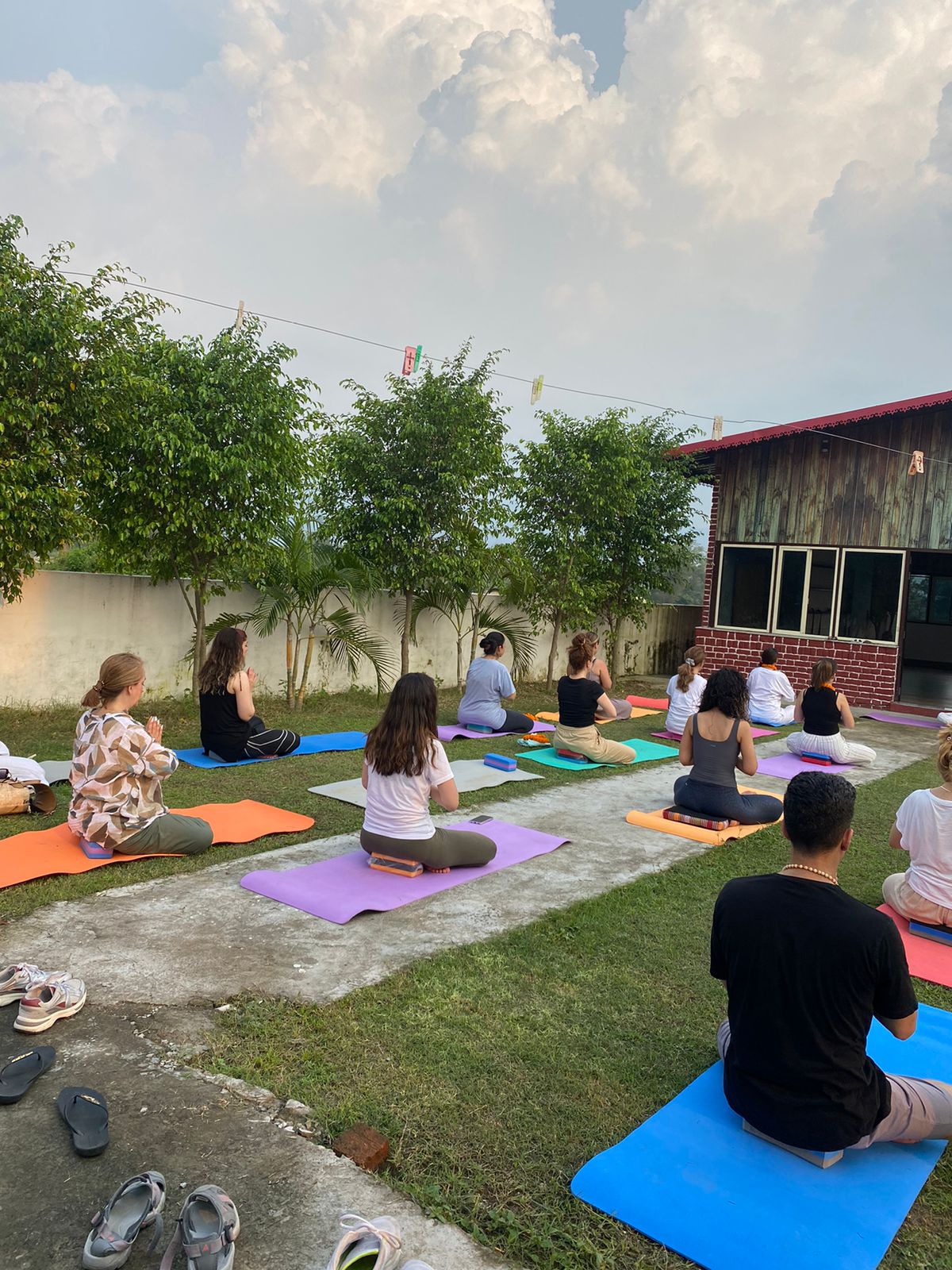How to Select the Best Yoga Centre in Rishikesh