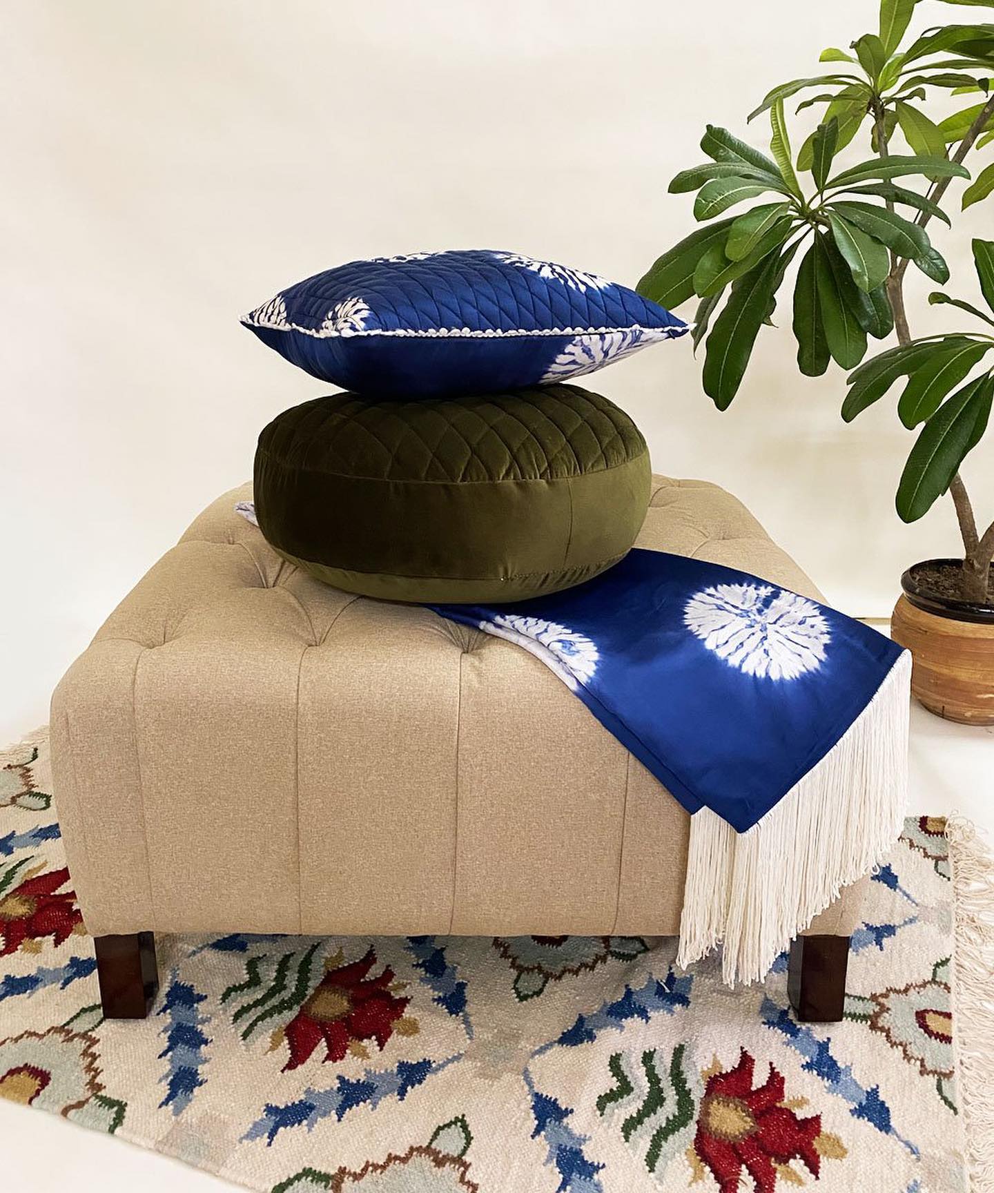 6 Amazing Reasons Why Pouffe Stools Online Are Good For Your House
