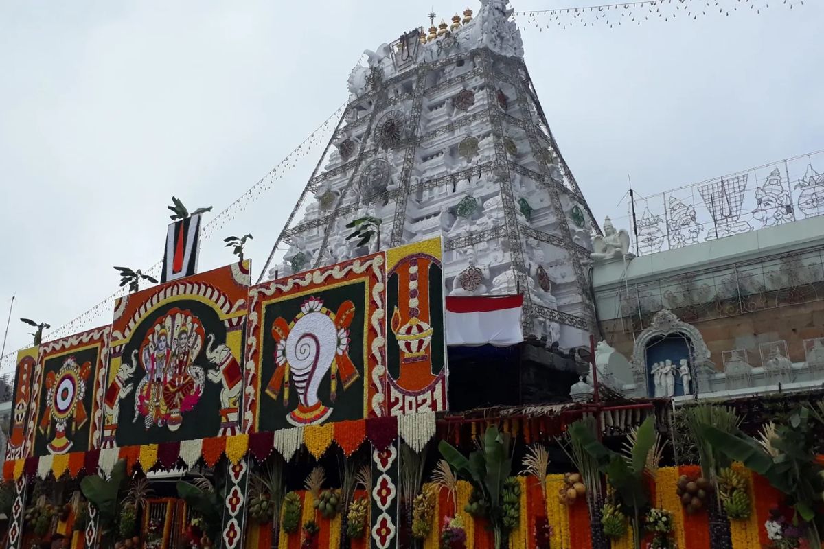 One day tour for Tirupati temple darshan without hassle