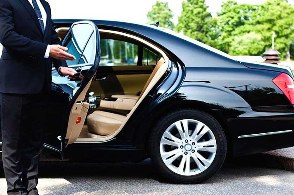 Upgrade Your Travel Experience with Airport Transfers