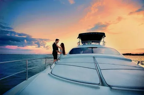 Yacht for Pre-Wedding Shoot in Goa & Family Outings