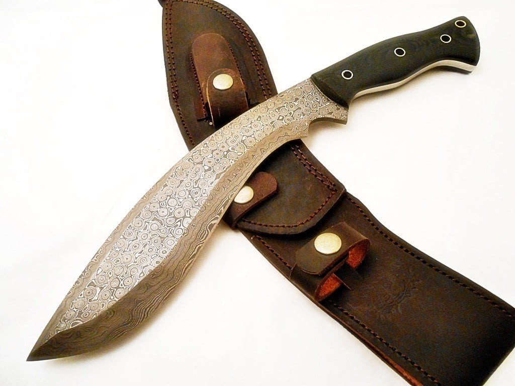 Curved Knives and Custom Creation at its best at Battling Blades!