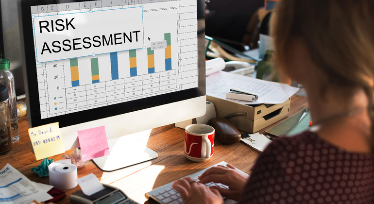 Top 5 Tools for Effective Supply Chain Risk Assessment