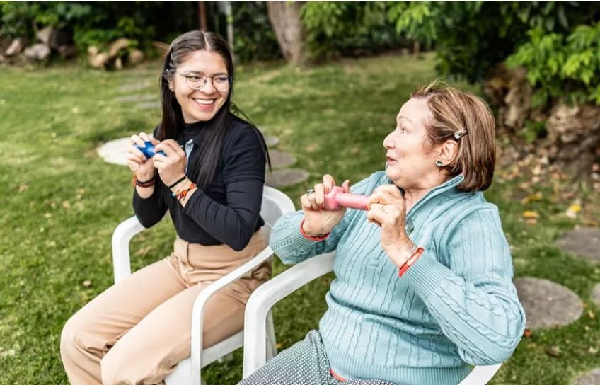 How to Manage the Cost of In-Home Care for Elderly Loved Ones