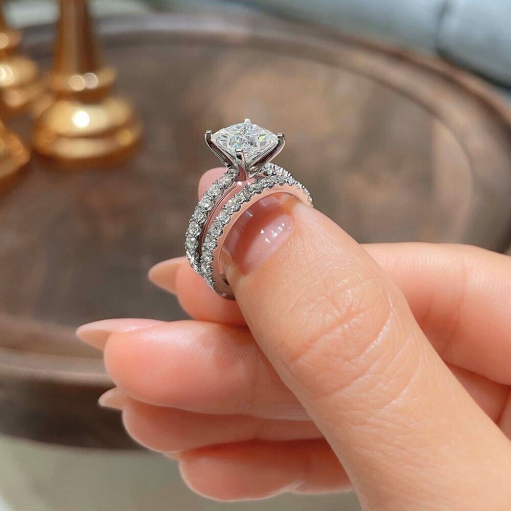 Exploring the World of Custom Wedding Rings Online