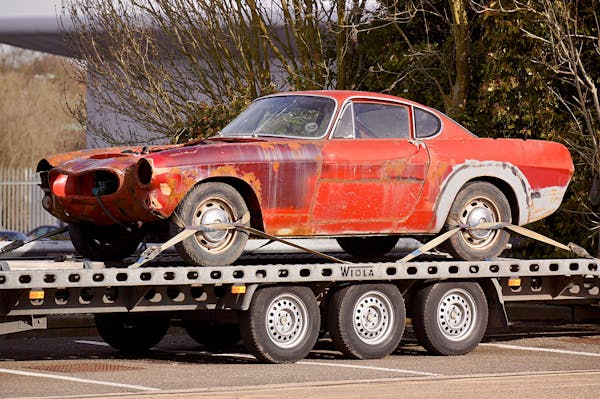5 Essential Tips for Long-Distance Towing