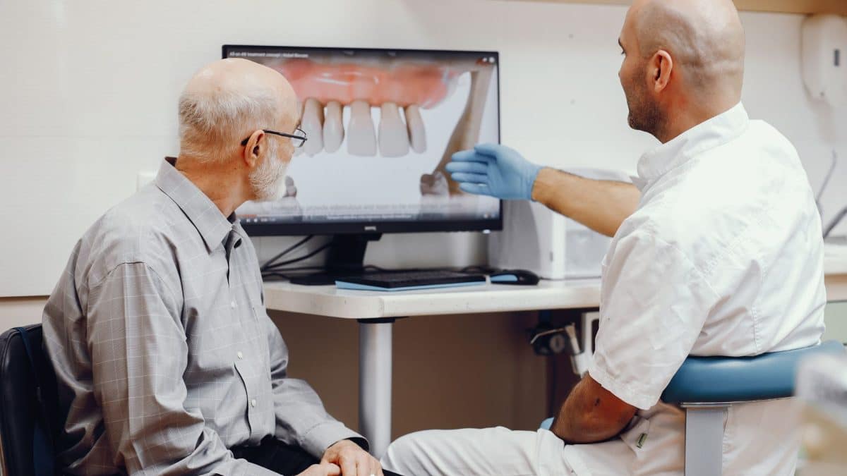 Common Dental Problems Faced by Senior Citizens and Where to Get Help in Mumbai