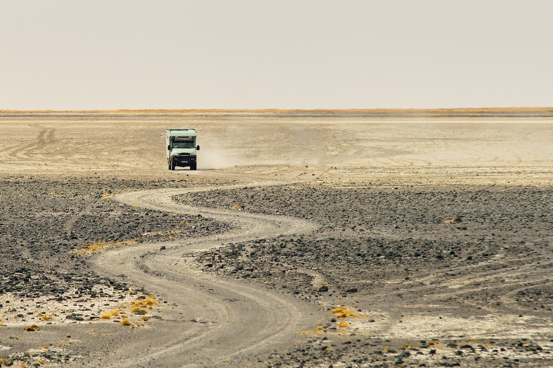 How Sand and Dust Impact Your Car’s Performance in the UAE