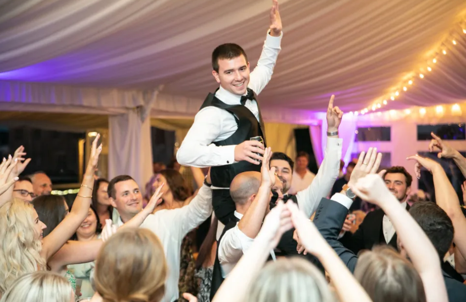 Few Crucial Enquiries to Make While Choosing a DJ Company in Seattle