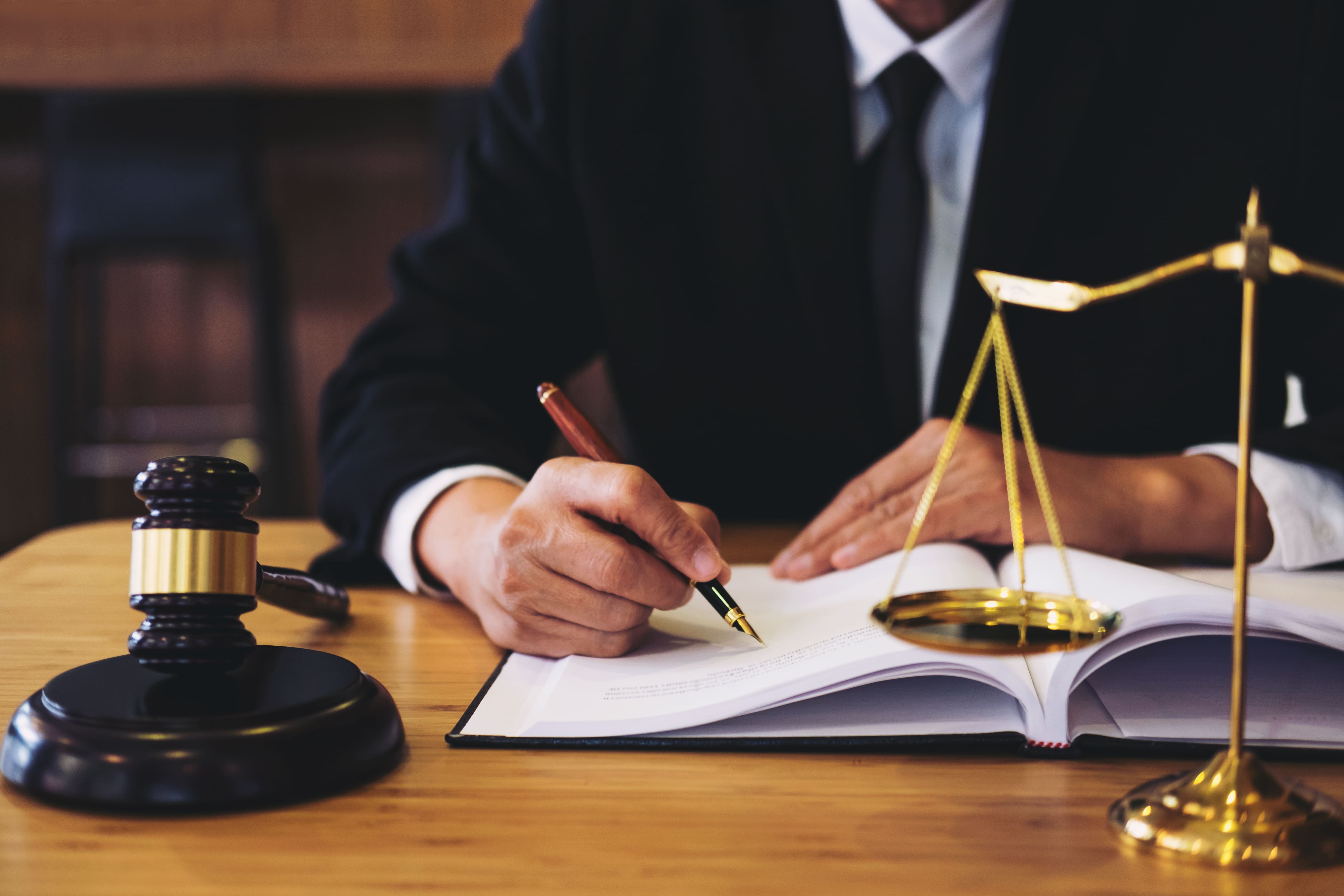Navigating Deportations from UK with Immigration Solicitors4me: Your Expert Guide!