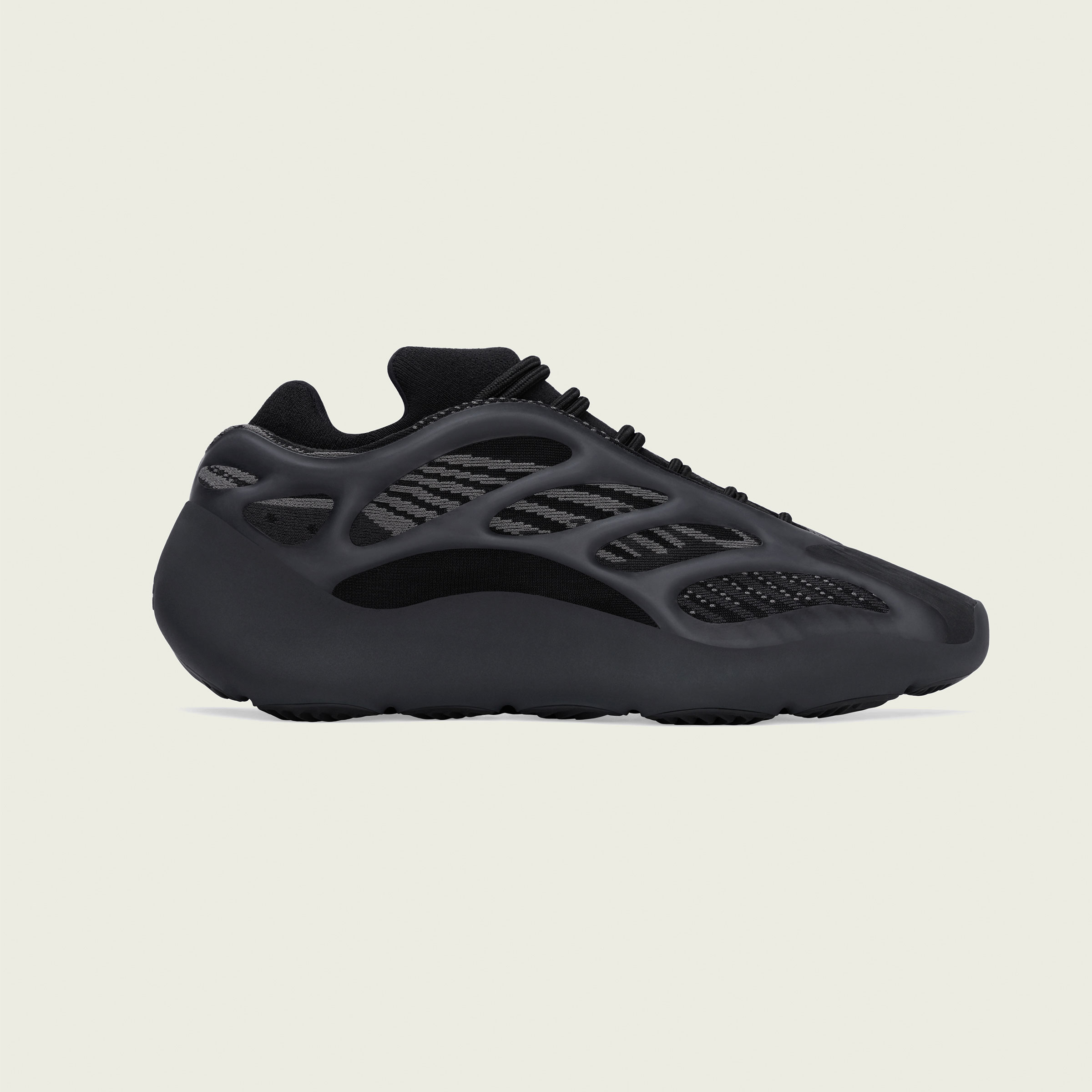 5 How to Distinguish Yeezy Original and Yeezy Fake Easily