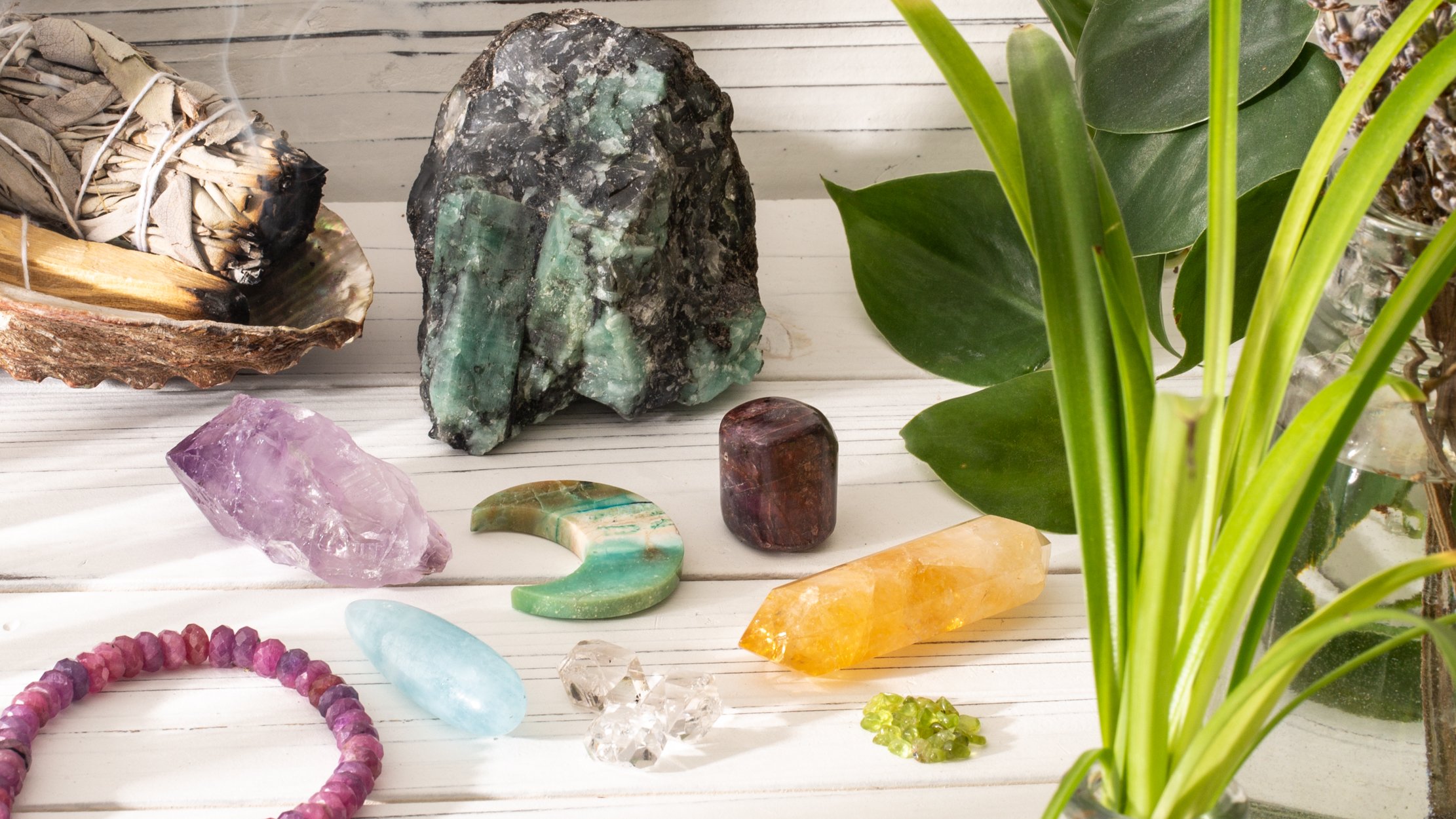 Malachite Jewelry: The Green Gemstone Known for Transformation and Protection