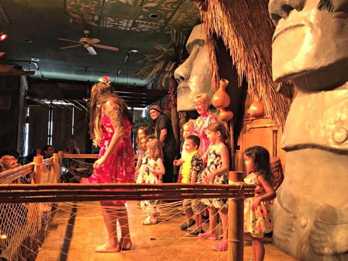 Top Hawaiian Entertainment Ideas for Corporate Events in Chicago