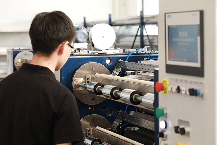 Intelligent slitting, doubling the efficiency - the multi-functional application analysis of the barcode ribbon slitting machine