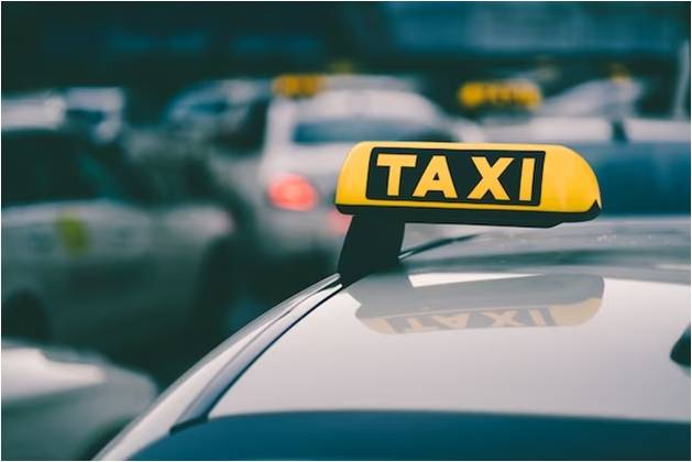 Safe and Reliable Airport Taxis in Cobham for Business & Leisure