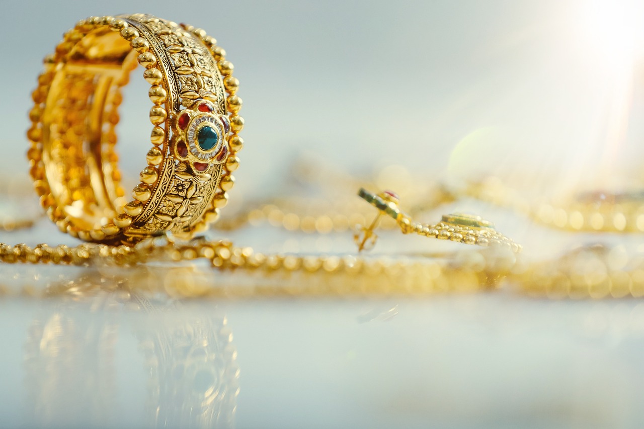 How to Rock Traditional Jewellery with Modern Western Styles (2025)