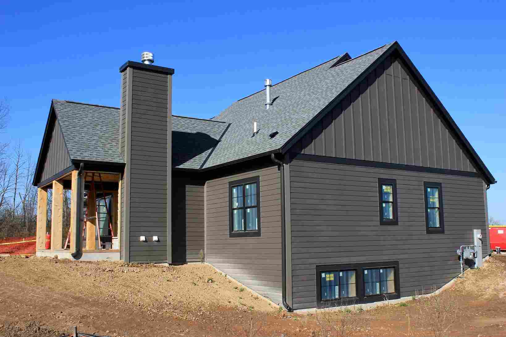 What Are the Best Siding Options for Wisconsin Winters?