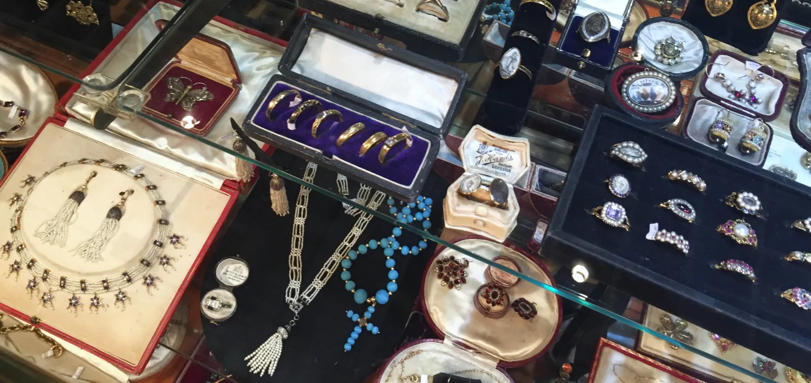 Vintage Jewelry: Iconic Designs and Their Influence Today