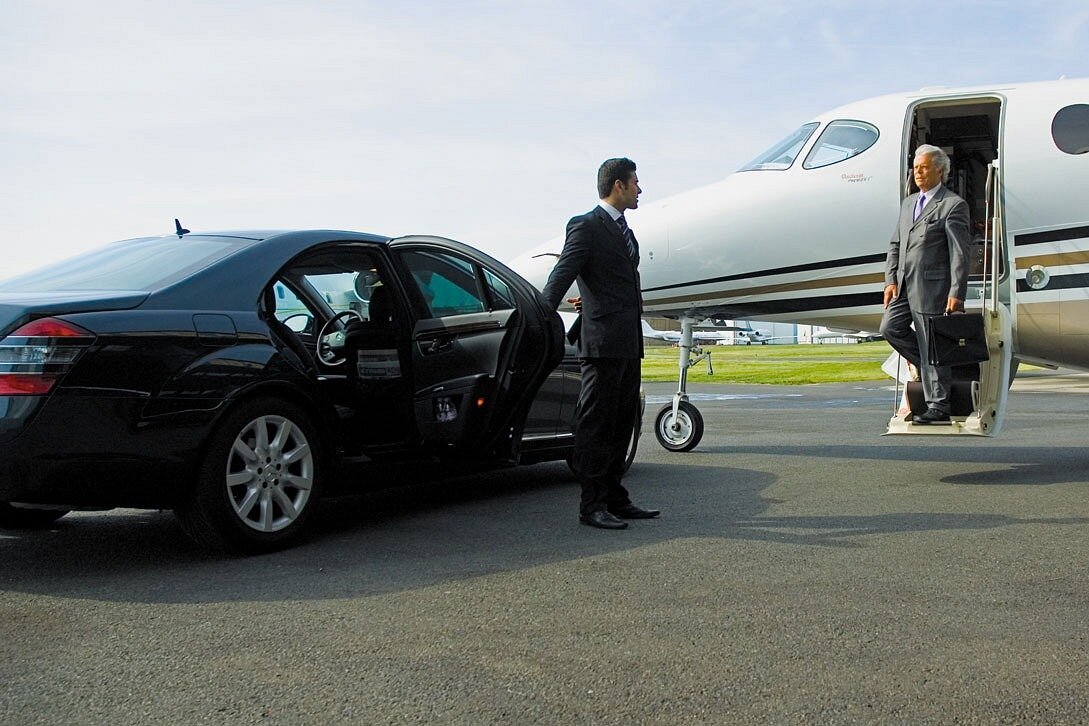 Car Service to AUS