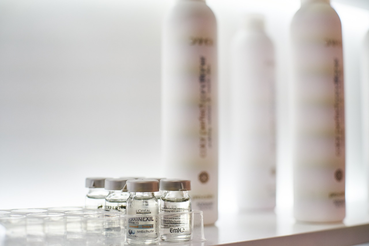 Enhancing Your Lashes: A Guide to Eyelash Serums