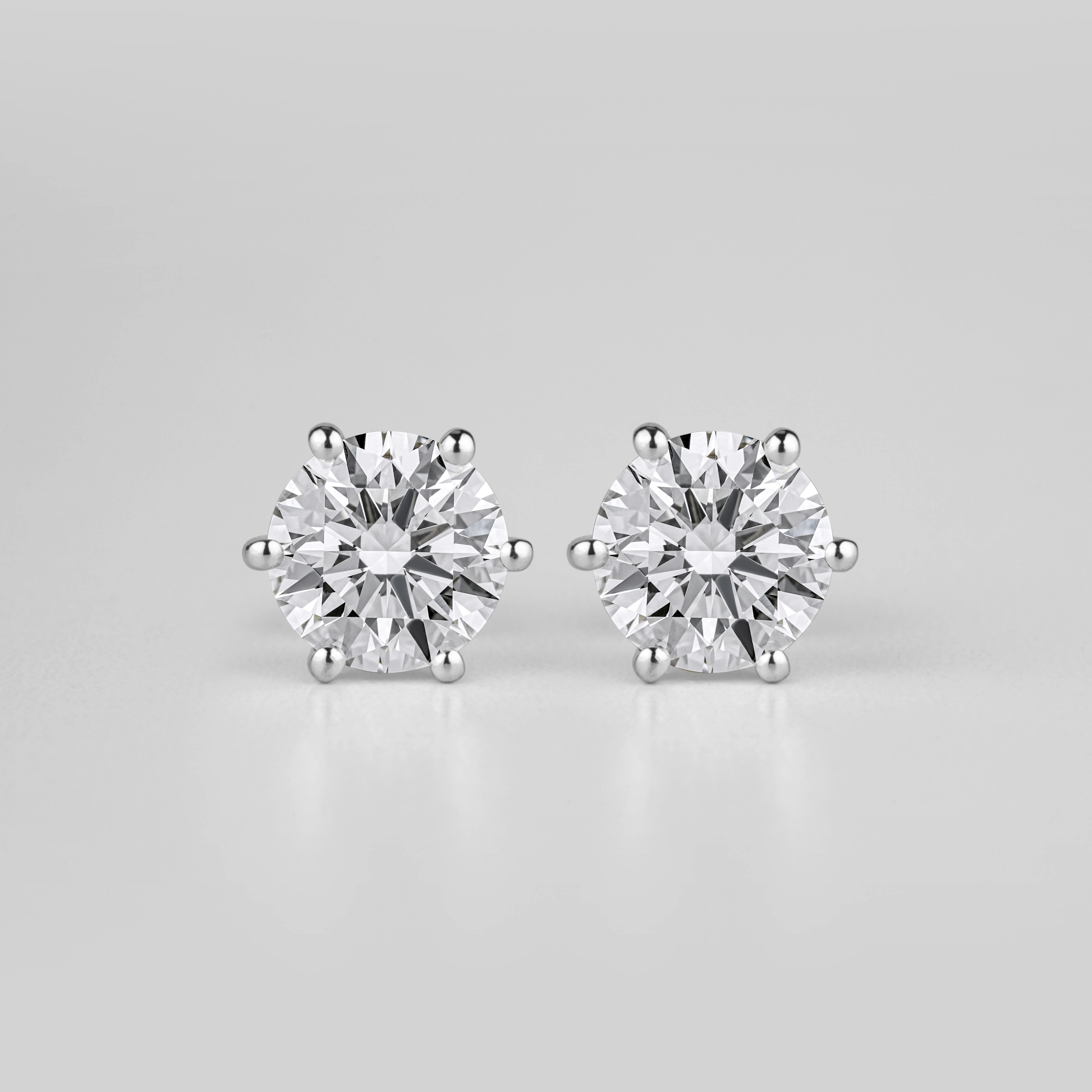 Diamond Earring Trends That Are Taking the Fashion World by Storm