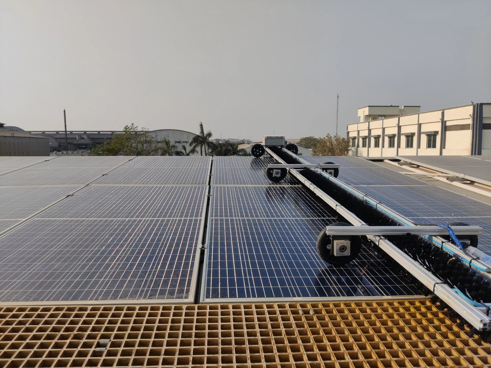 Maximizing Efficiency: Key to Professional Solar Panel Cleaning