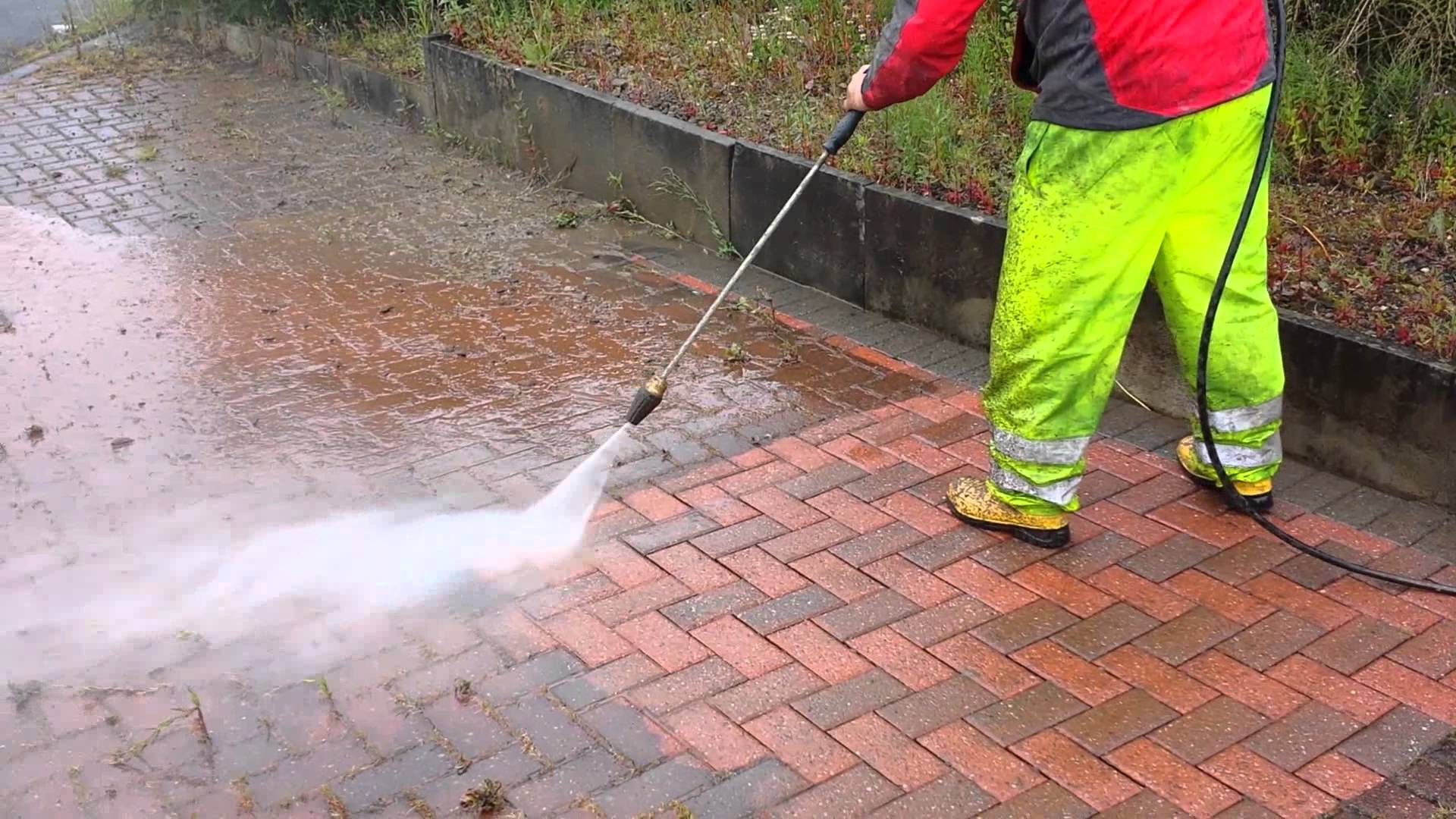 Concrete Cleaning Services in Lakeside