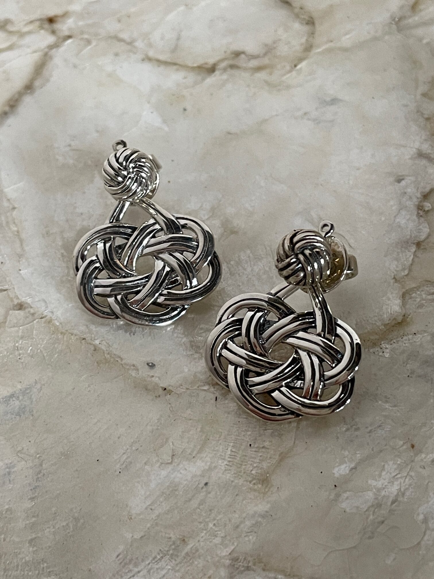 Women’s Pearl Earrings: - Where to Get Them Best 