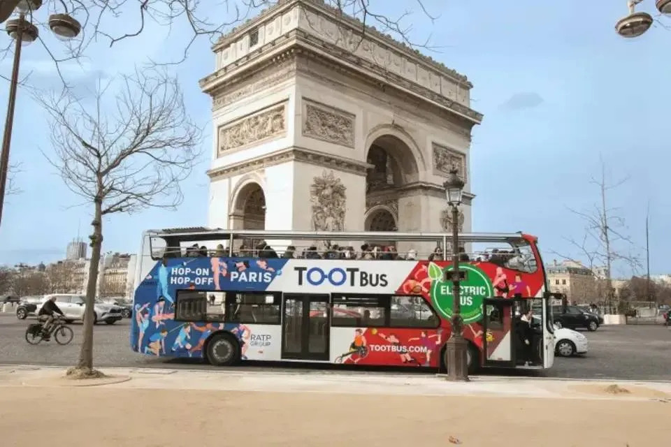 Why Summer Is Best for a Hop On Hop Off Bus Tour Paris