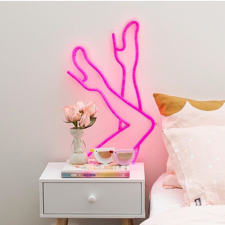 Impressive Ways To Decorate - Neon Light Bulbs