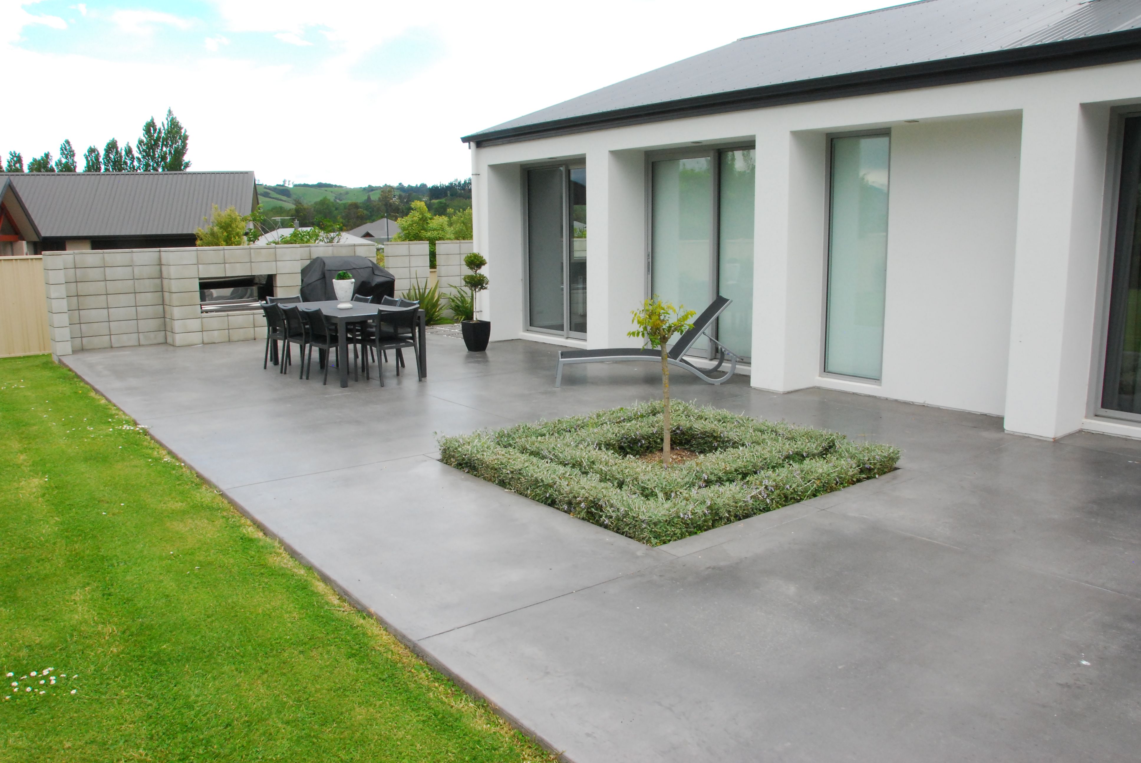 Concrete Patios: The Perfect Addition to Your Outdoor Space