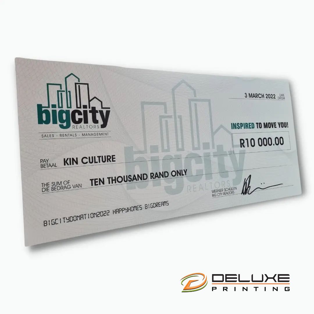 This One Photo Prop is Taking Over Events in Dubai – Are You Using It Yet?